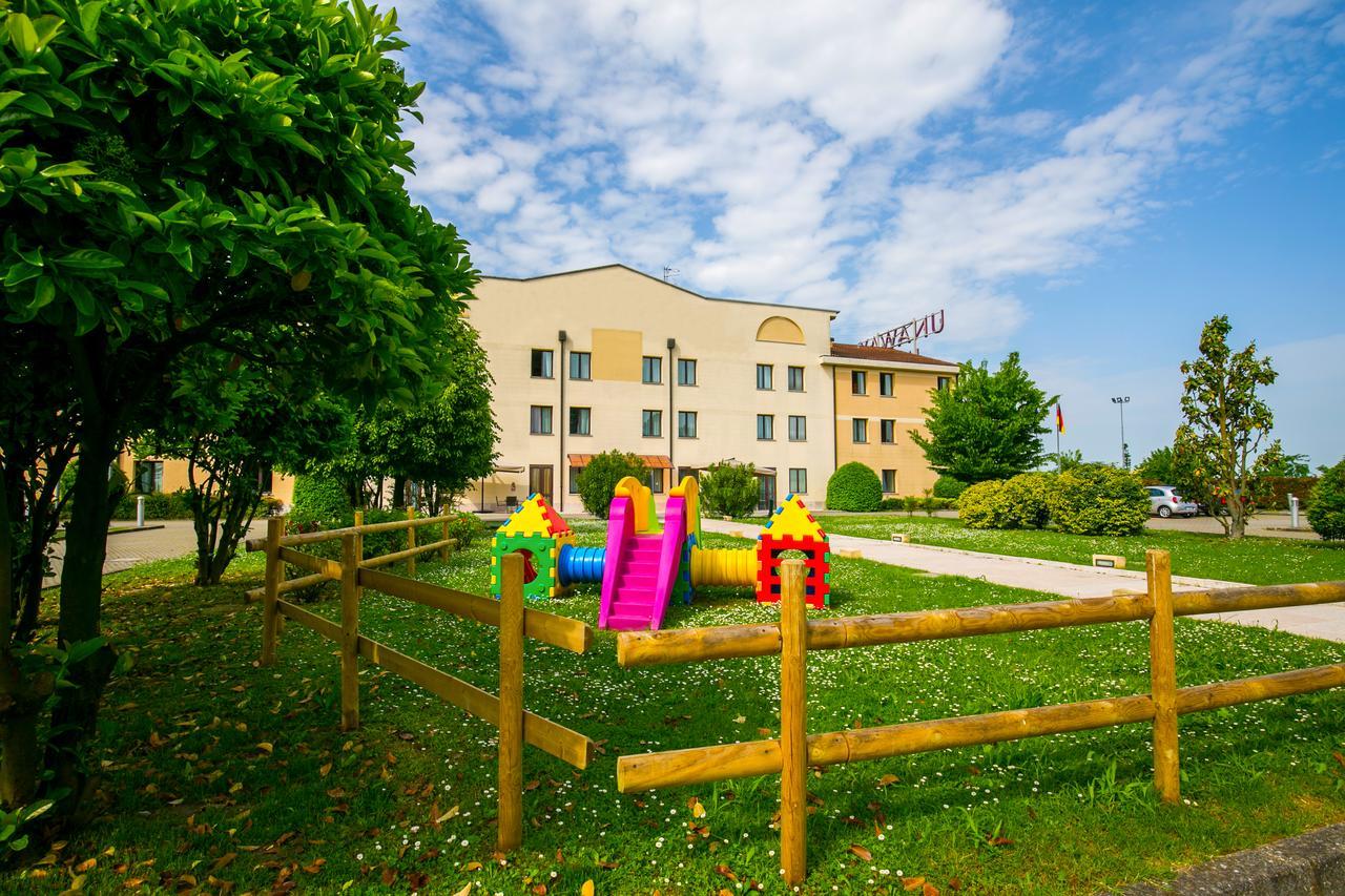Una Hotels Occhiobello Exteriör bild