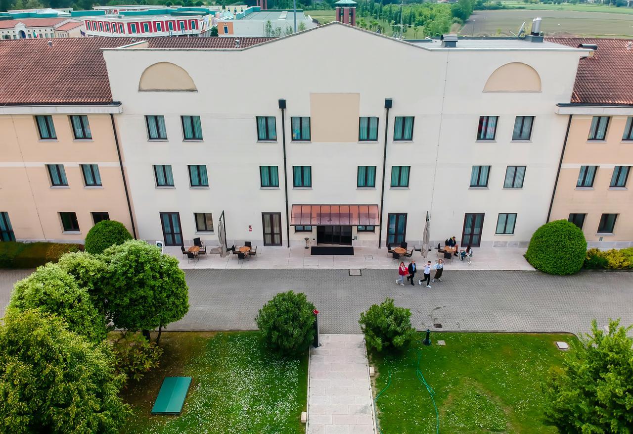 Una Hotels Occhiobello Exteriör bild