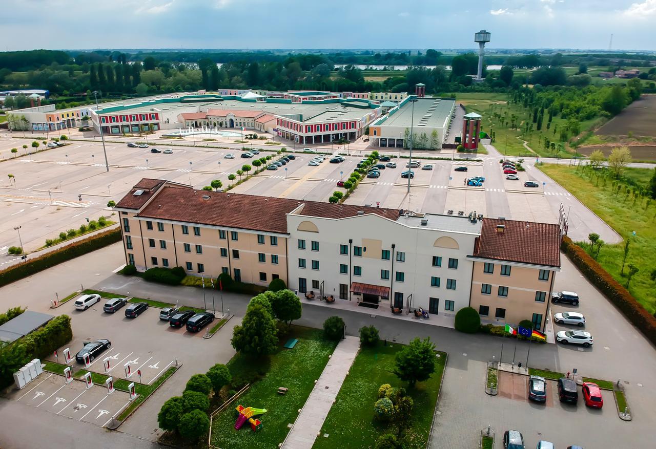 Una Hotels Occhiobello Exteriör bild
