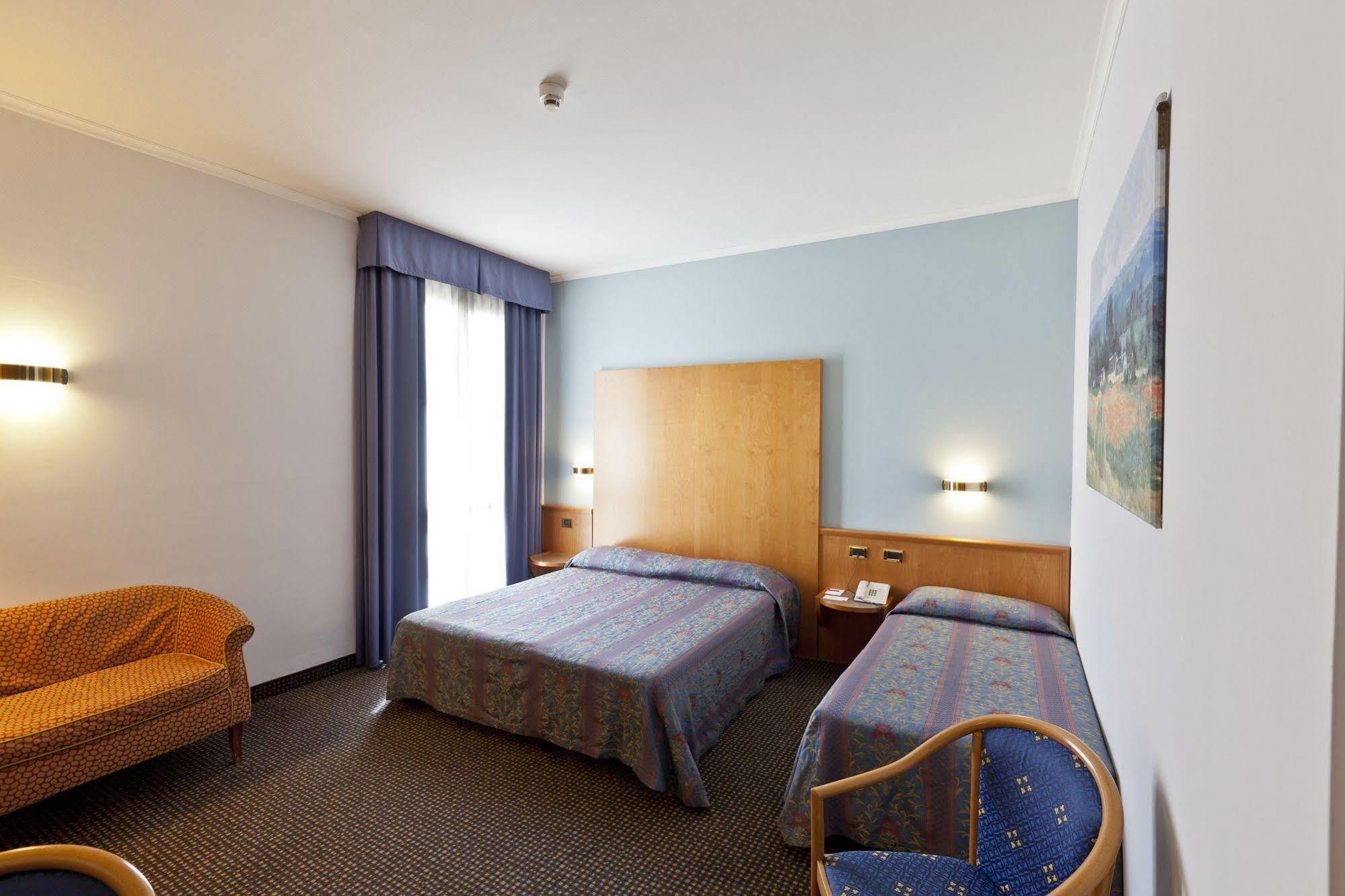 Una Hotels Occhiobello Exteriör bild