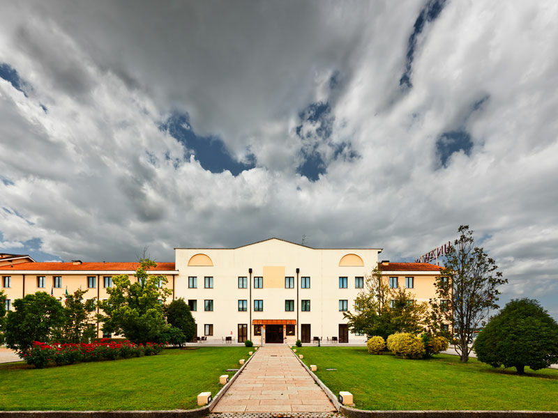 Una Hotels Occhiobello Exteriör bild